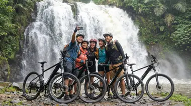 Discover Bali's Rice Fields by E-Bike: The Perfect Tour for Beginners and Families in Ubud & Jatiluwih